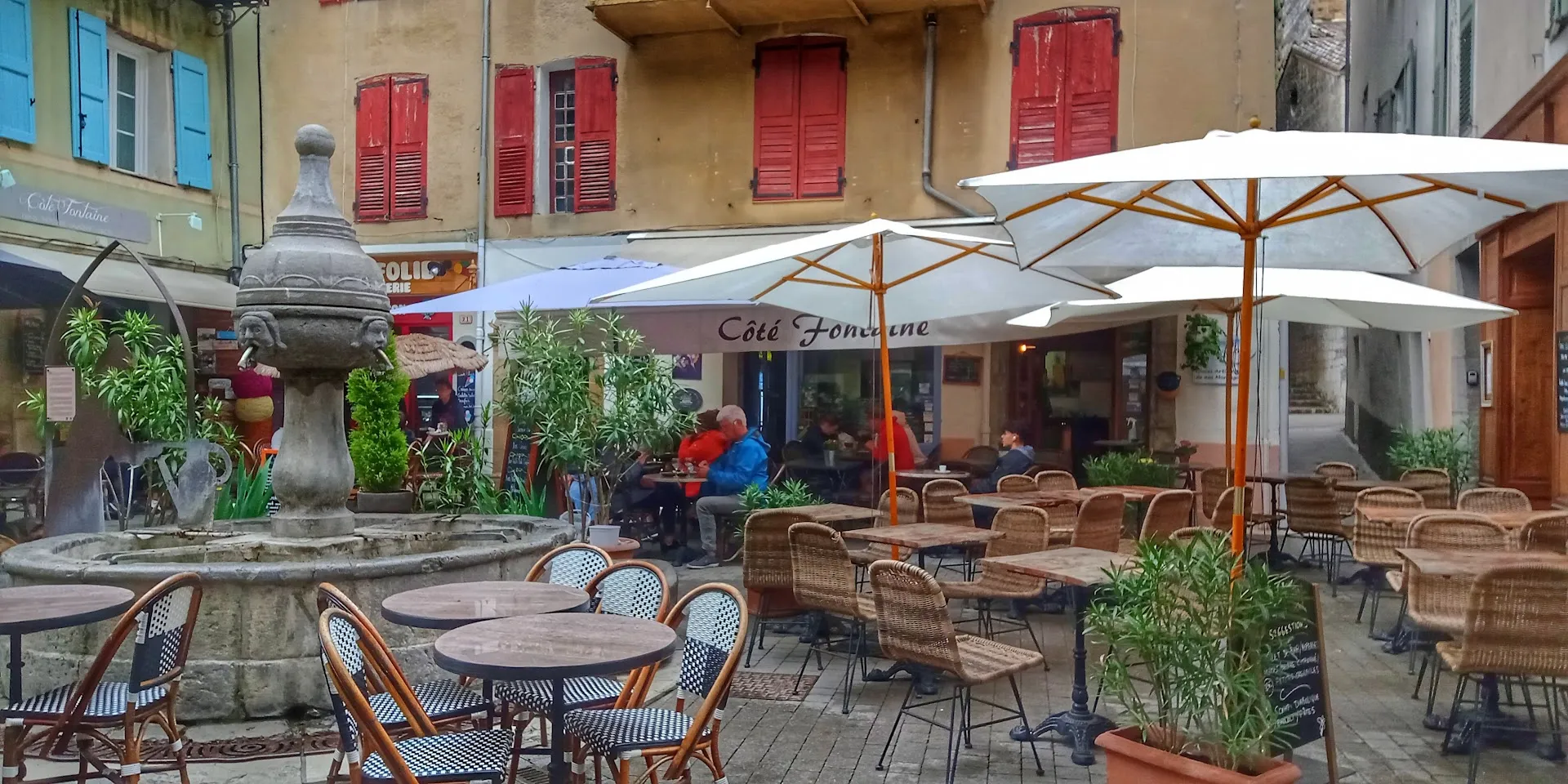 Côté Fontaine